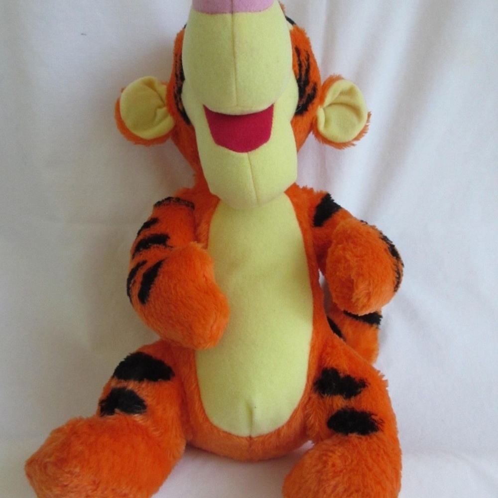 Talk Tiger Winnie The Pooh 12" INTERACTIVE Disney - Picture 2 of 8
